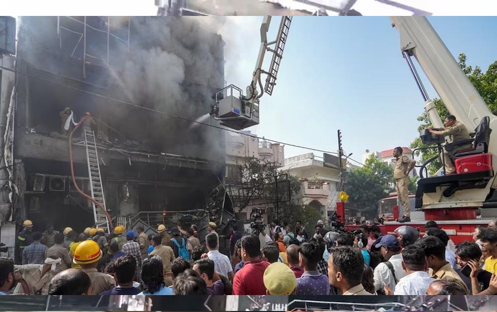 एक रास्ता, ऊपर AC-एग्जॉस्ट और नीचे आग... लखनऊ अग्निकांड में 15 मौतों के बाद 4 पर FIR