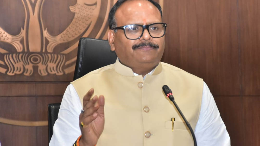 UP Politics: ब्रजेश पाठक ने सपा-कांग्रेस से पूछा 'बाबरी मस्जिद चंदे का हिसाब', सियासत गरमाई