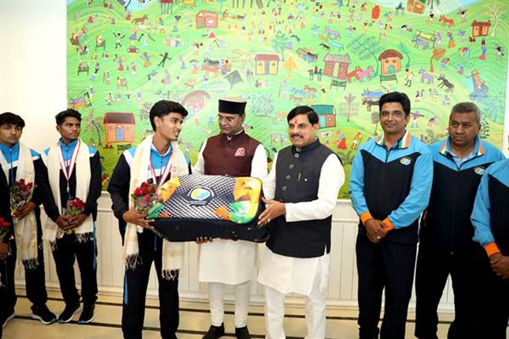 भारतीय हॉकी टीम में बढ़ रही मध्यप्रदेश की हिस्सेदारी, CM डॉ. मोहन यादव बोले- यह प्रदेश के लिए बड़ी उपलब्धि भारतीय हॉकी टीम में बढ़ रही मध्यप्रदेश की हिस्सेदारी, CM डॉ. मोहन यादव बोले- यह प्रदेश के लिए बड़ी उपलब्धि