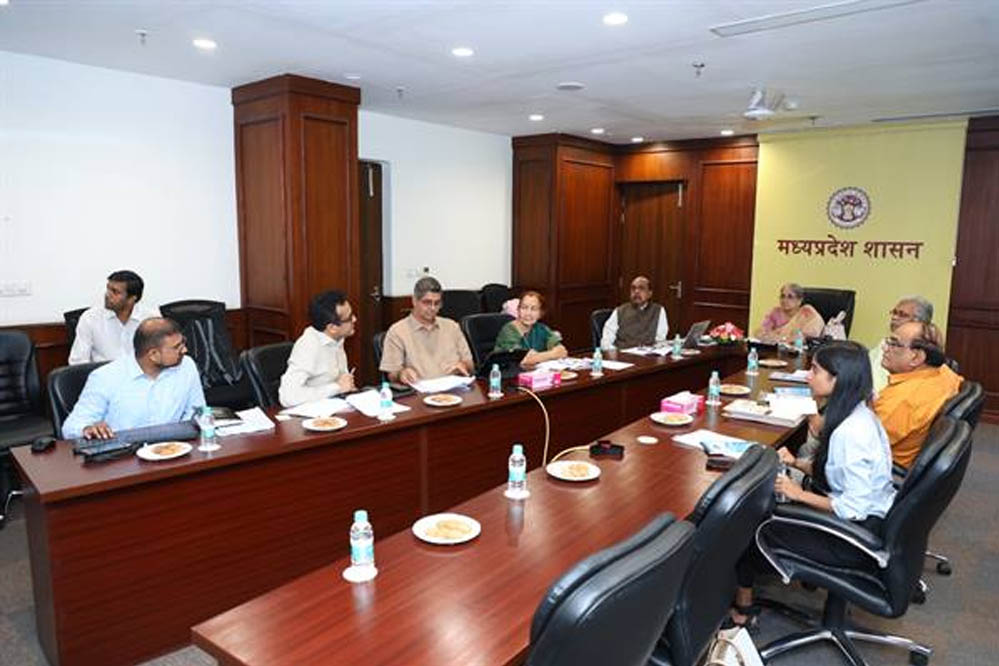 UCC पर नई दिल्ली में हुई उच्च स्तरीय समिति की अहम बैठक, कई मुद्दों पर हुई चर्चा UCC पर नई दिल्ली में हुई उच्च स्तरीय समिति की अहम बैठक, कई मुद्दों पर हुई चर्चा