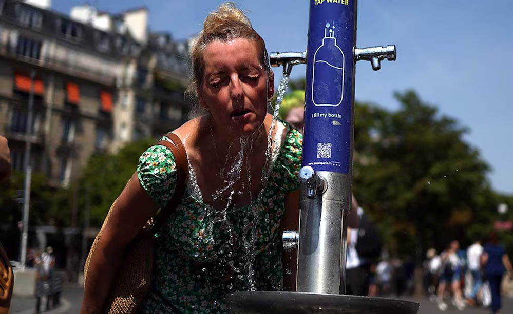 रिकॉर्डतोड़ गर्मी से यूरोप बेहाल! फ्रांस, जर्मनी, इटली और ब्रिटेन में 40°C पार, आखिर क्यों ज्यादा प्रभावित होते हैं यूरोपीय? रिकॉर्डतोड़ गर्मी से यूरोप बेहाल! फ्रांस, जर्मनी, इटली और ब्रिटेन में 40°C पार, आखिर क्यों ज्यादा प्रभावित होते हैं यूरोपीय?