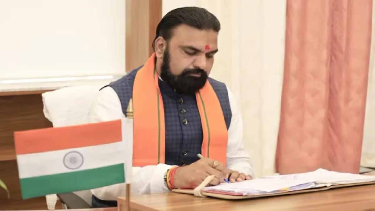 पटना में वीकेंड हेलीकॉप्टर जॉय राइड, किराया 2100 रुपये तय