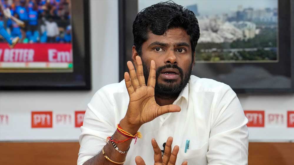 अन्नामलाई ने छोड़ी जिम्मेदारी, BJP ने स्वीकार किया इस्तीफा; दक्षिण की राजनीति में नई हलचल अन्नामलाई ने छोड़ी जिम्मेदारी, BJP ने स्वीकार किया इस्तीफा; दक्षिण की राजनीति में नई हलचल