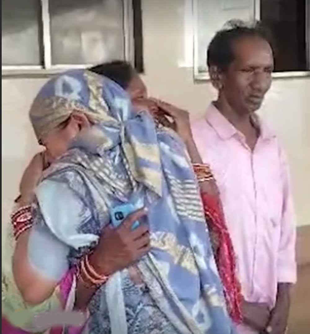 ब्लड की कमी बनी मौत की वजह? अस्पताल पहुंची जांच टीम, कर्मचारियों से पूछे सवाल ब्लड की कमी बनी मौत की वजह? अस्पताल पहुंची जांच टीम, कर्मचारियों से पूछे सवाल