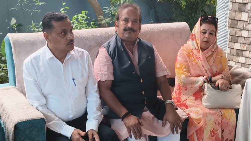 भाजपा नेता विक्रमादित्य ने नौगई ट्रिपल मर्डर पीड़ित परिवार से की मुलाकात, सख्त कार्रवाई की उठाई मांग