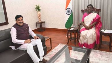 राष्ट्रपति मुर्मु से मुख्यमंत्री डॉ. यादव की सौजन्य भेंट, स्मृति चिन्हों का हुआ आदान-प्रदान