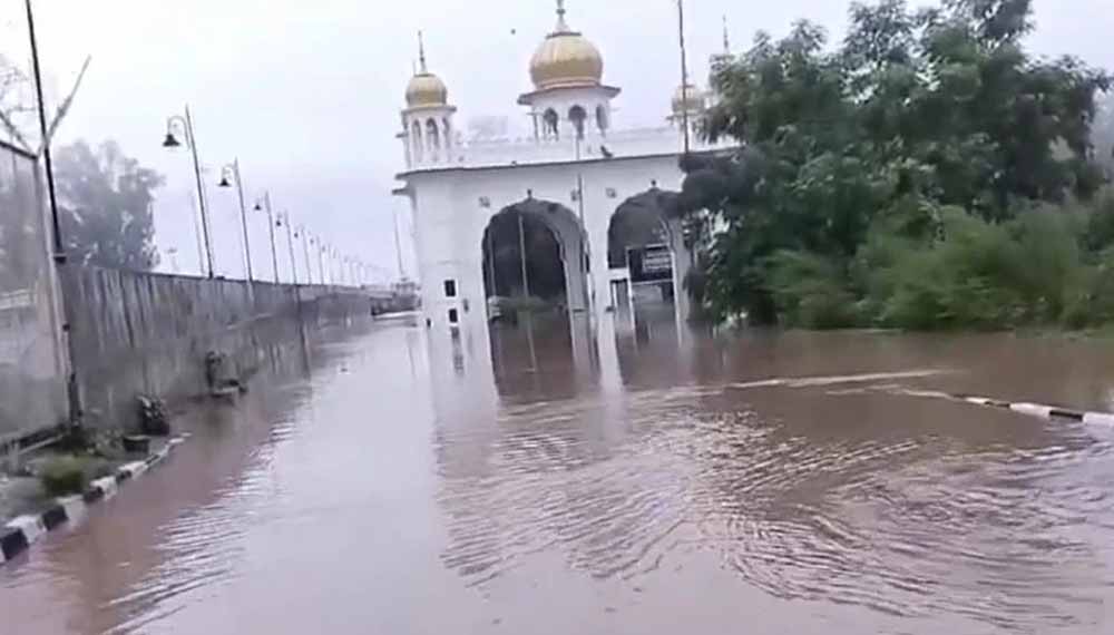 नहर टूटने से गुरदासपुर में हाहाकार, कई घर जलमग्न; बाढ़ जैसे बने हालात