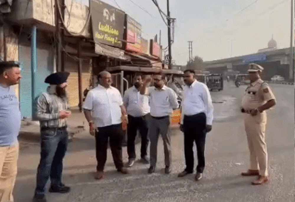 लुधियाना के नए निगम कमिश्नर का एक्शन मोड, चार्ज लेते ही शहर की सड़कों पर पहुंचे