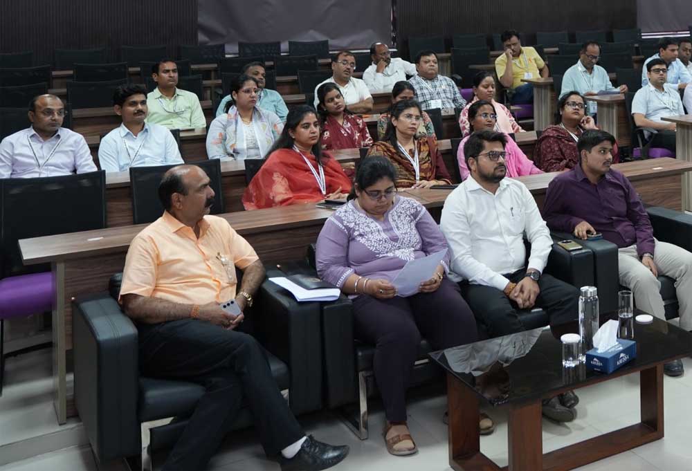 विशेषज्ञों ने साइबर एवं फॉरेंसिक विषयों पर विस्तृत जानकारी दी