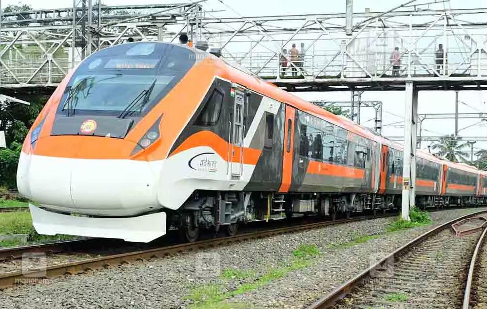 Vande Bharat Special Offer: सफर के दौरान फ्री मील और पानी, लेकिन यात्रियों को माननी होगी ये शर्त Vande Bharat Special Offer: सफर के दौरान फ्री मील और पानी, लेकिन यात्रियों को माननी होगी ये शर्त