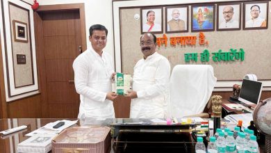 महिला स्व-सहायता समूहों की अनूठी पहल, डिप्टी सीएम अरुण साव को भेंट किया गया विशेष चावल