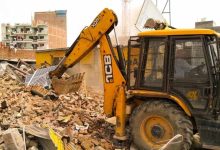 योगी सरकार का बड़ा एक्शन! 21 साल पुराने सपा कार्यालय पर चला बुलडोजर