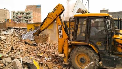 योगी सरकार का बड़ा एक्शन! 21 साल पुराने सपा कार्यालय पर चला बुलडोजर