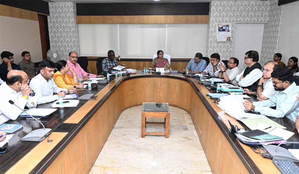 निर्माण और जन सुविधाएं विकसित करने के कार्यों को गति देने सक्रियता से करें मॉनिटरिंग - शंगीता आर निर्माण और जन सुविधाएं विकसित करने के कार्यों को गति देने सक्रियता से करें मॉनिटरिंग - शंगीता आर