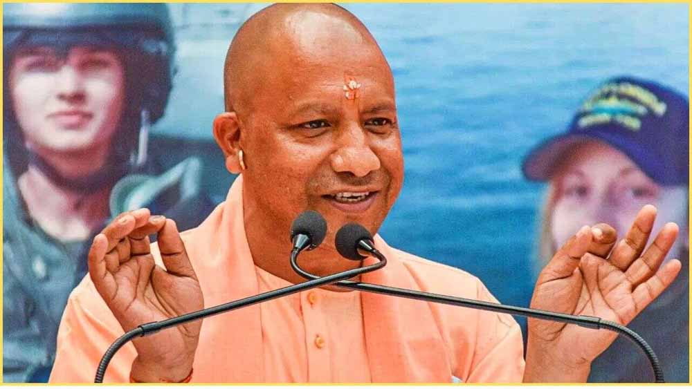 CM योगी की मुस्कान के पीछे छिपा बड़ा इशारा! 'टोटी चोरी' वाले बयान से किस पर साधा निशाना?