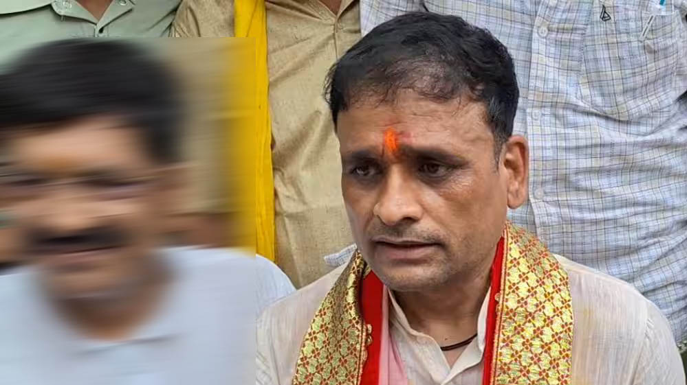 नामांकन से पहले दतिया की राजनीति गरमाई, आशुतोष तिवारी बोले- 'नरोत्तम मिश्रा मेरे अभिभावक हैं' नामांकन से पहले दतिया की राजनीति गरमाई, आशुतोष तिवारी बोले- 'नरोत्तम मिश्रा मेरे अभिभावक हैं'