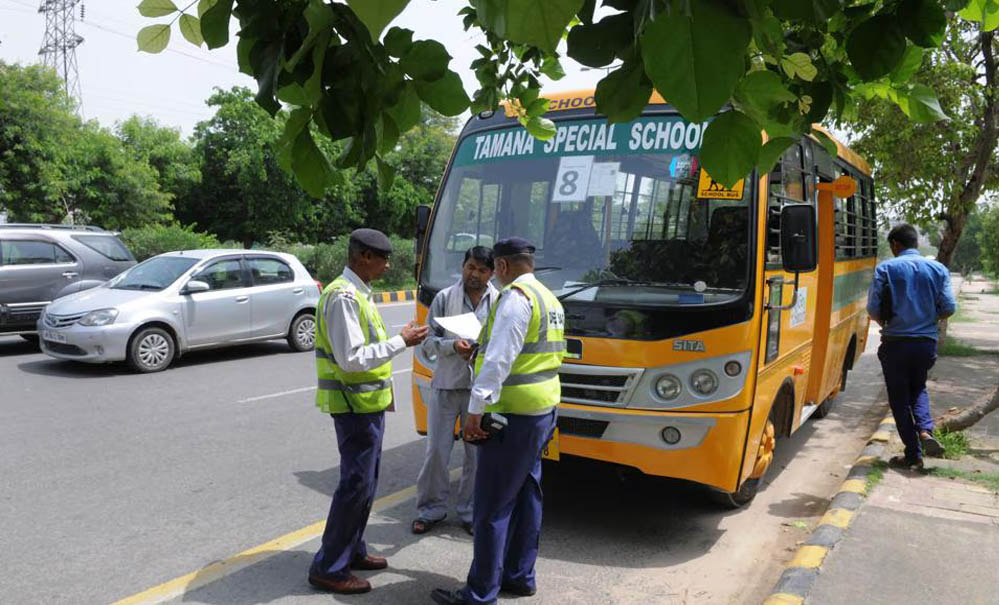 School Bus Checking: इंदौर में 10 दिन चला अभियान, 1126 बसें चेक, नियम तोड़ने वाली 163 पर कार्रवाई
