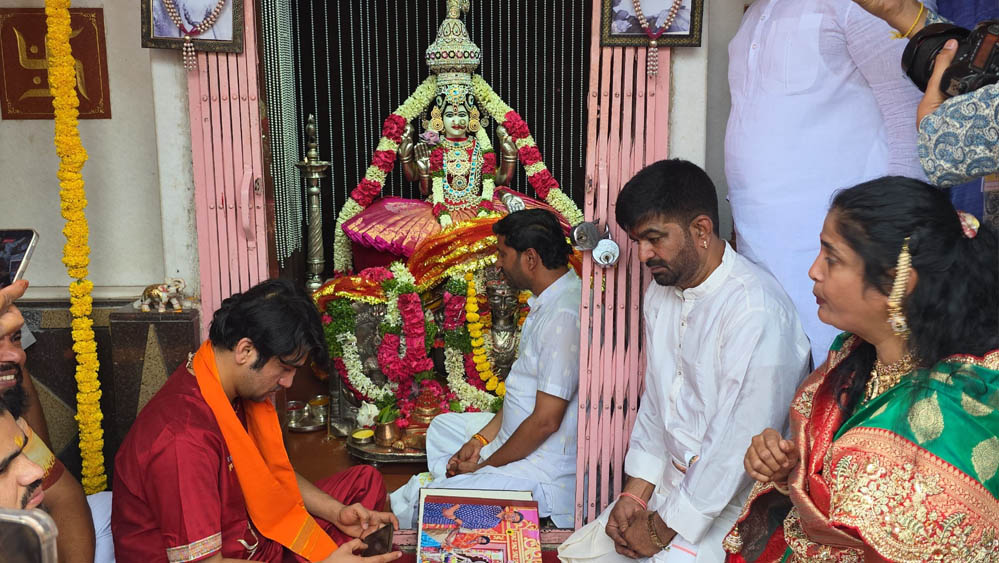 हैदराबाद में धीरेंद्र शास्त्री का बड़ा बयान, भाग्यलक्ष्मी मंदिर को लेकर कही राम मंदिर जैसी बात
