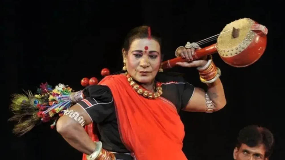 छत्तीसगढ़ की सांस्कृतिक धरोहर घर में ही रहेगी सुरक्षित, तीजन बाई का अनमोल तंबूरा अब नहीं जाएगा संग्रहालय
