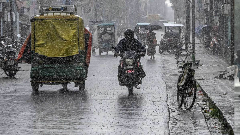 पंजाब-चंडीगढ़ में फिर बरसेंगे बादल! अगले 4 दिन झमाझम बारिश के आसार, कई जिलों के लिए ऑरेंज अलर्ट पंजाब-चंडीगढ़ में फिर बरसेंगे बादल! अगले 4 दिन झमाझम बारिश के आसार, कई जिलों के लिए ऑरेंज अलर्ट