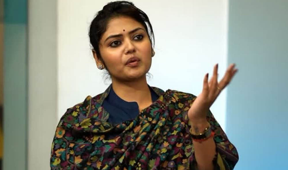 सायोनी घोष की बदली सियासत! NDA मीटिंग में मौजूदगी, शुभेंदु अधिकारी से मुलाकात पर सबकी नजर
