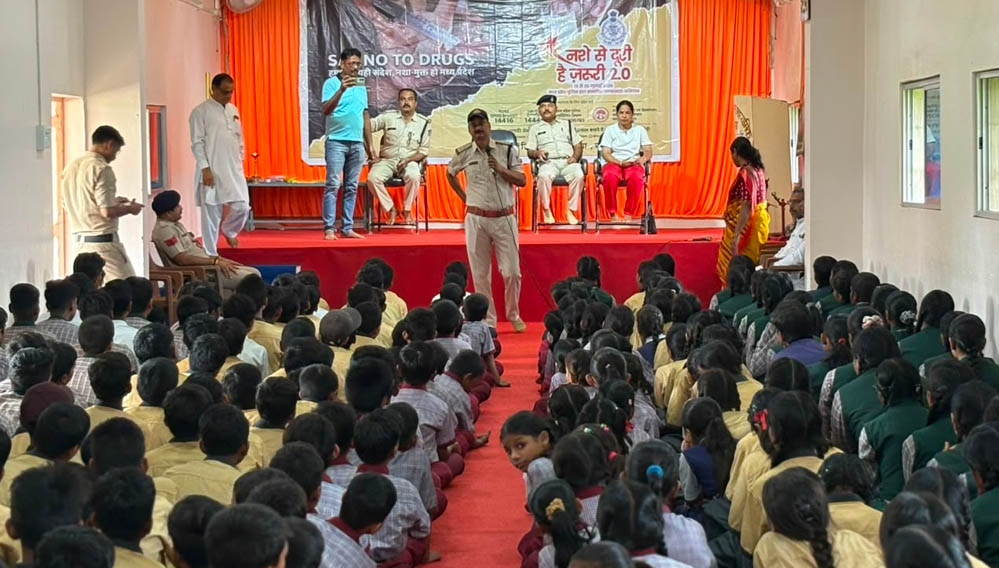 पाली में पुलिस-खेल विभाग का नशा मुक्ति अभियान, 300 विद्यार्थियों ने ली नशे से दूर रहने की शपथ पाली में पुलिस-खेल विभाग का नशा मुक्ति अभियान, 300 विद्यार्थियों ने ली नशे से दूर रहने की शपथ