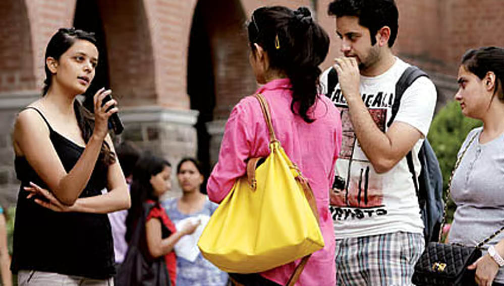 दिल्ली के St. Stephen's College का नया ड्रेस विवाद, शॉर्ट्स बैन पर छात्रों का विरोध