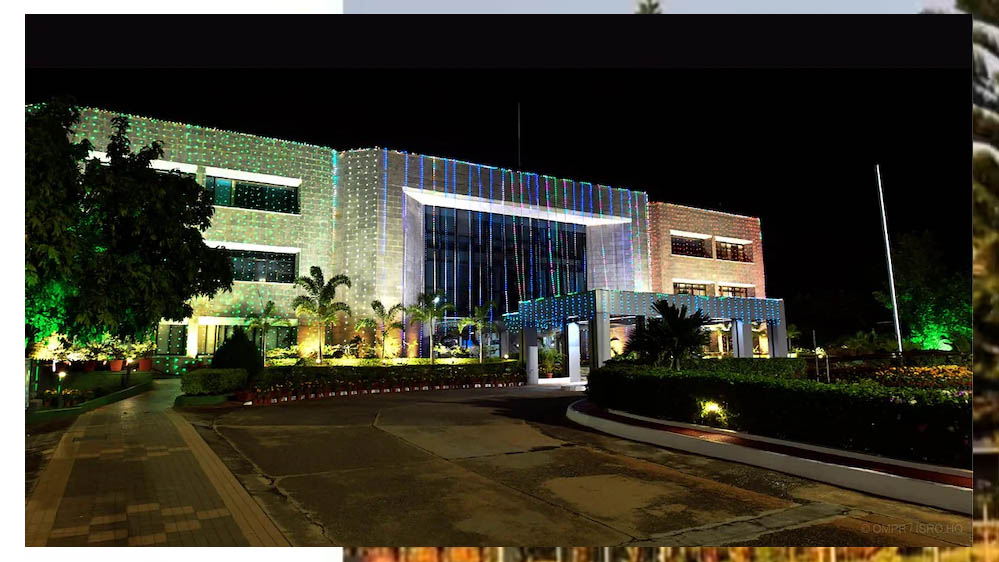 ISRO Headquarters Bomb Threat: बेंगलुरु मुख्यालय खाली, धमकी के बाद सुरक्षा व्यवस्था कड़ी