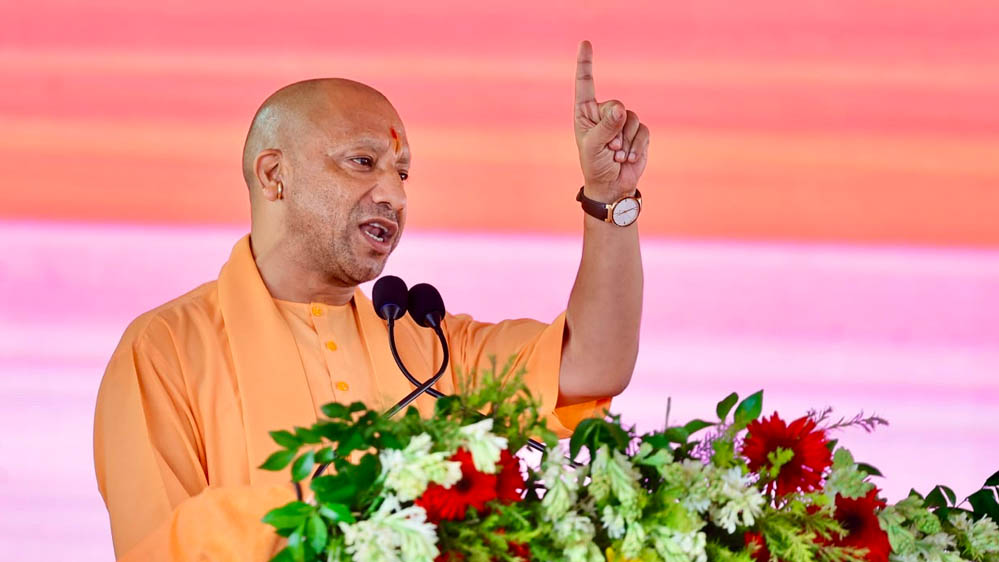 अवैध असलहा लाइसेंस बनाने में व्यस्त सांसद नहीं, बल्कि पैरोकारी करने वाले जनप्रतिनिधि चाहिएः मुख्यमंत्री