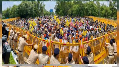 अमृतपाल की रिहाई की मांग पर चंडीगढ़ में बवाल, प्रदर्शन हिंसक; 15 पुलिसकर्मी घायल, कई वाहन क्षतिग्रस्त