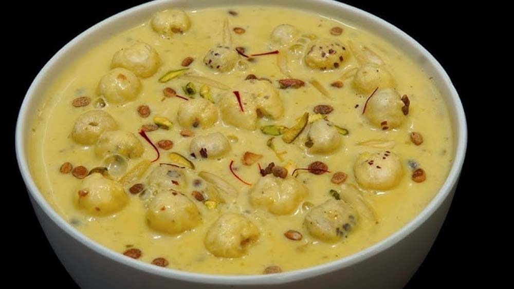 सावन व्रत स्पेशल: बिना चीनी-गुड़ की हेल्दी मखाना खीर रेसिपी सावन व्रत स्पेशल: बिना चीनी-गुड़ की हेल्दी मखाना खीर रेसिपी
