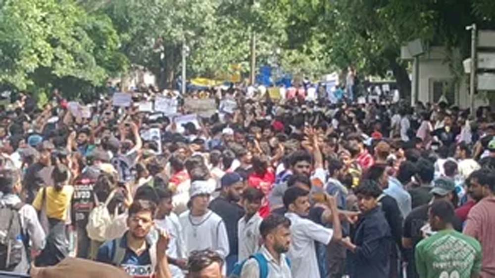 क्लर्कों की अतिरिक्त वेतन वृद्धि बेसिक पे में शामिल, सरकार ने दी राहत