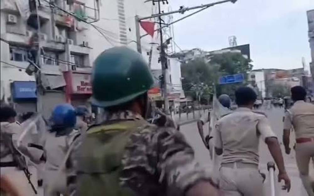 छात्र आंदोलन में पुलिस सख्त, SP संकेत कुमार का वीडियो चर्चा में