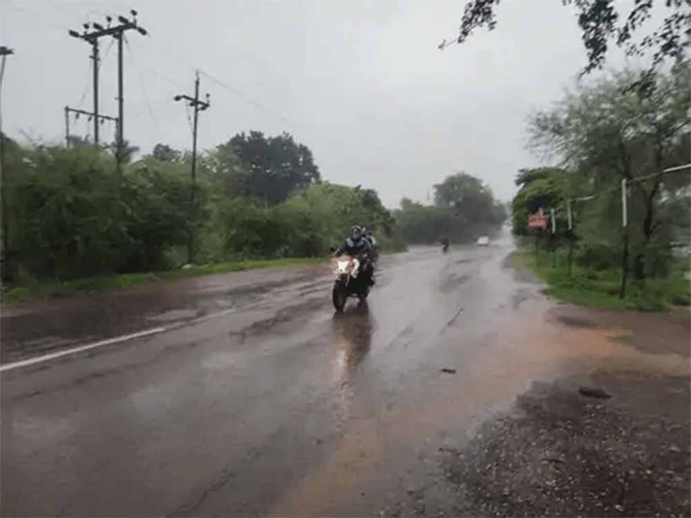 छत्तीसगढ़ में फिर सक्रिय हुआ मौसम, अवदाब के प्रभाव से रायपुर सहित कई इलाकों में झमाझम बारिश के आसार