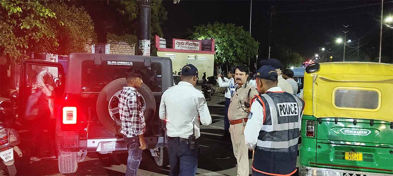 ग्वालियर पुलिस का 'नशे से दूरी है जरूरी 2.0' अभियान: ड्रिंक एंड ड्राइव पर कड़ा प्रहार, 05 कारें जब्त