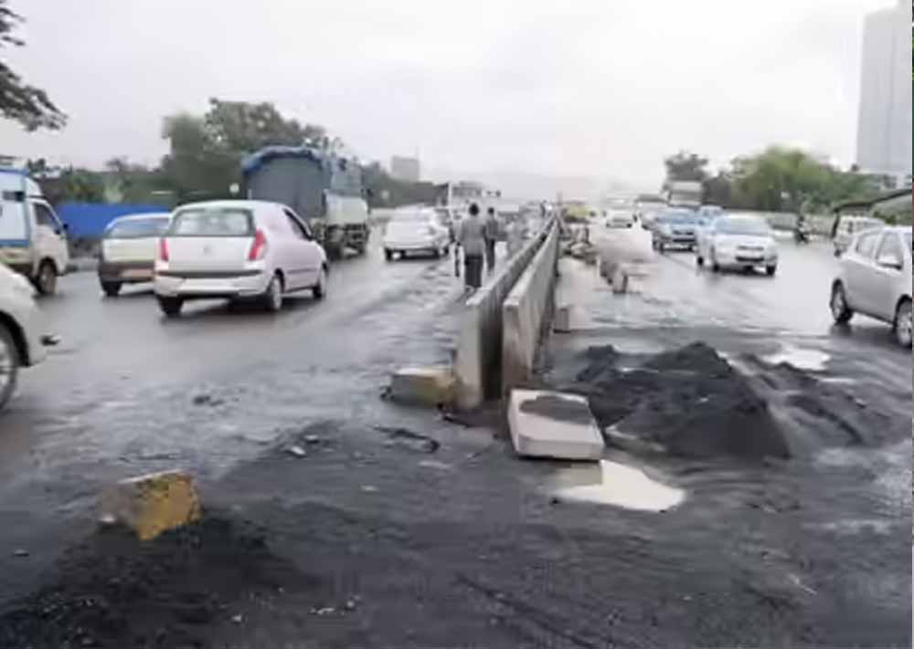 NHAI की लापरवाही पड़ी भारी! गड्ढे में गिरने से युवक की मौत, प्रोजेक्ट डायरेक्टर पर FIR के आदेश