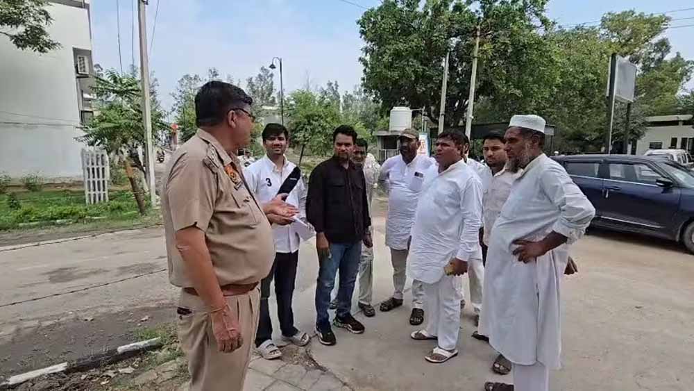 Haryana Crime: झज्जर में जमीन विवाद में डबल मर्डर, गोली मारने के बाद आरोपियों ने कुचले चेहरे Haryana Crime: झज्जर में जमीन विवाद में डबल मर्डर, गोली मारने के बाद आरोपियों ने कुचले चेहरे