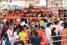 श्रावण के प्रथम दिन बाबा विश्वनाथ के दरबार में उमड़ा आस्था का सैलाब श्रावण के प्रथम दिन बाबा विश्वनाथ के दरबार में उमड़ा आस्था का सैलाब