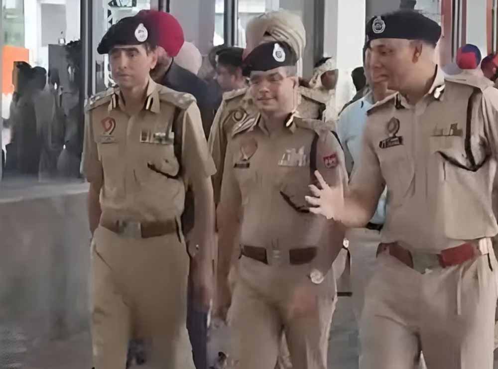 Punjab News: फिरोजपुर में प्रॉपर्टी डीलर के ठिकाने पर ED का छापा, सुबह से जारी तलाशी अभियान