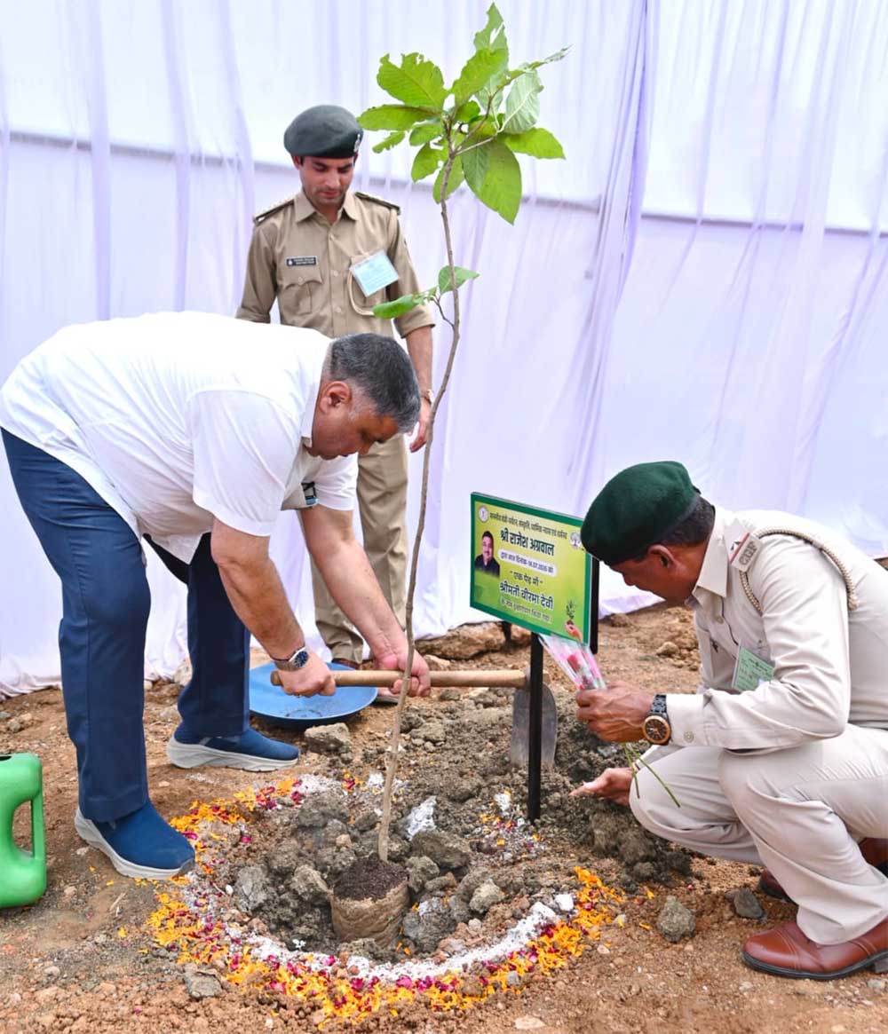 पर्यावरण संरक्षण का दिया संदेश; नवा रायपुर को "पीपल फॉर पीपल सिटी" बनाने के अभियान को बताया भविष्य के प्रति सामूहिक संकल्प