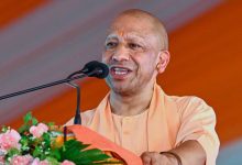 संत रविदास की 650वीं जयंती पर CM योगी ने जन्मस्थली मंदिर में टेका मत्था, श्रद्धांजलि अर्पित की