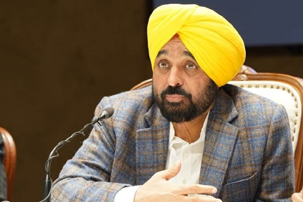 पेपर लीक विवाद के बीच पंजाब सरकार को हाईकोर्ट का झटका, एक और भर्ती प्रक्रिया पर लगी रोक