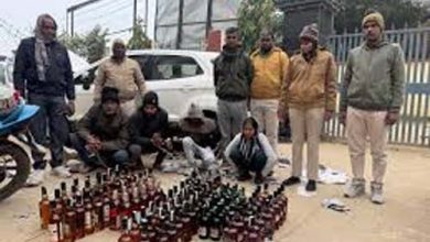 नवादा में लग्जरी कार से 124 लीटर शराब बरामद, तस्कर गिरफ्तार