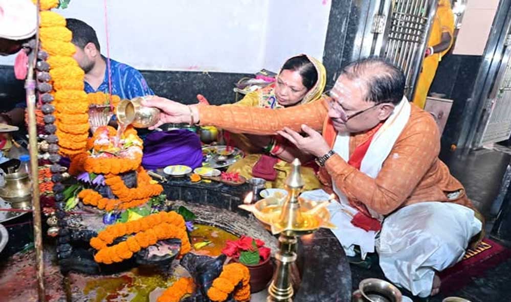 सावन सोमवार-नागपंचमी पर CM विष्णुदेव साय ने की फलेश्वरनाथ महादेव की पूजा, प्रदेशवासियों की सुख-समृद्धि की कामना