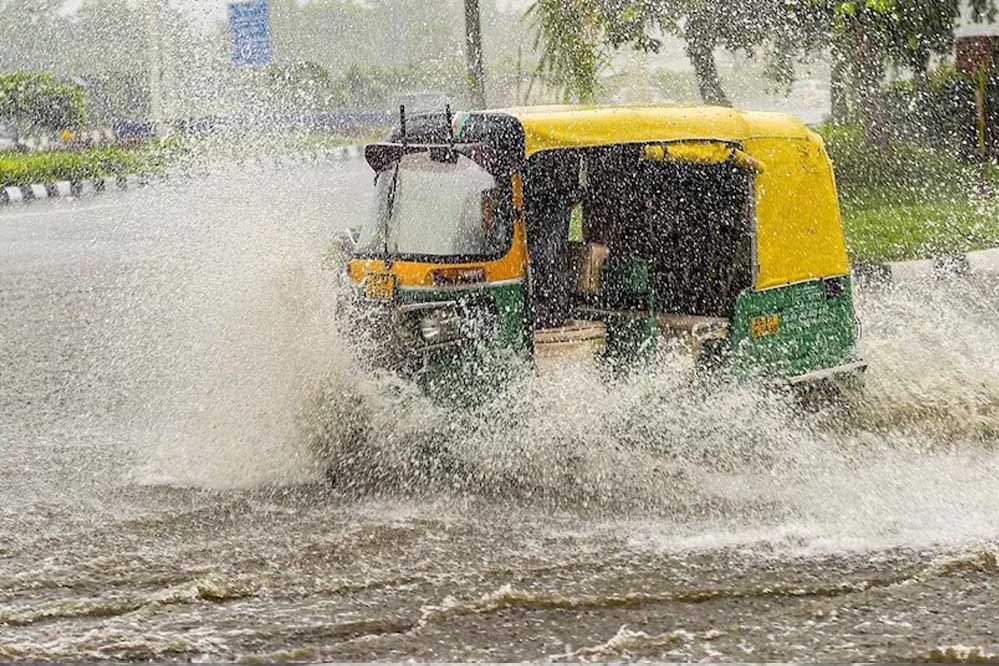 IMD Rain Alert: बंगाल की खाड़ी में एक्टिव सिस्टम, 25 राज्यों में झमाझम बारिश; ओडिशा-MP समेत इन राज्यों पर नजर