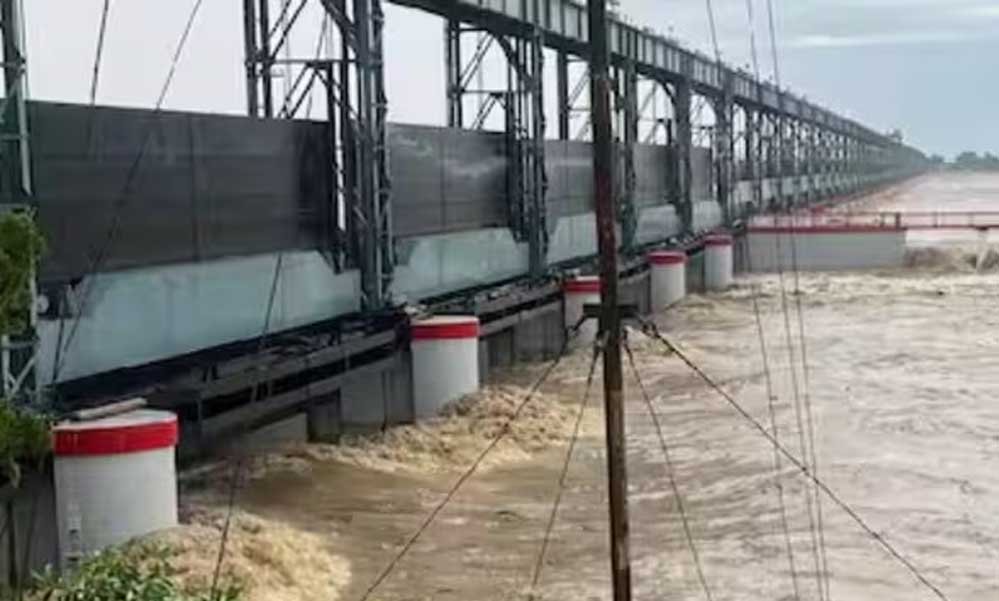 नेपाल सीमा पर झील फटने से बढ़ा खतरा! बिहार में 24 घंटे निगरानी, वाल्मीकिनगर से कोसी तक अलर्ट