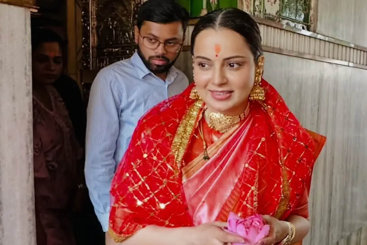 Kangana Ranaut ने फिर छेड़ी नई बहस, बोलीं- 'हिंदू बेटियों के लिए भी हो बराबरी'; बयान चर्चा में Kangana Ranaut ने फिर छेड़ी नई बहस, बोलीं- 'हिंदू बेटियों के लिए भी हो बराबरी'; बयान चर्चा में
