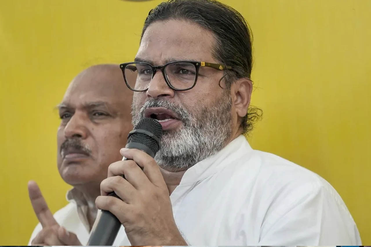 Bankipur Bypoll: बढ़त मिलते ही प्रशांत किशोर का बीजेपी पर निशाना, बोले- 'अपराधी मुख्यमंत्री से विकास संभव नहीं' Bankipur Bypoll: बढ़त मिलते ही प्रशांत किशोर का बीजेपी पर निशाना, बोले- 'अपराधी मुख्यमंत्री से विकास संभव नहीं'