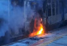 समस्तीपुर रेलवे स्टेशन पर बड़ा हादसा, पैसेंजर ट्रेन में भीषण आग; कई कोच जलकर खाक