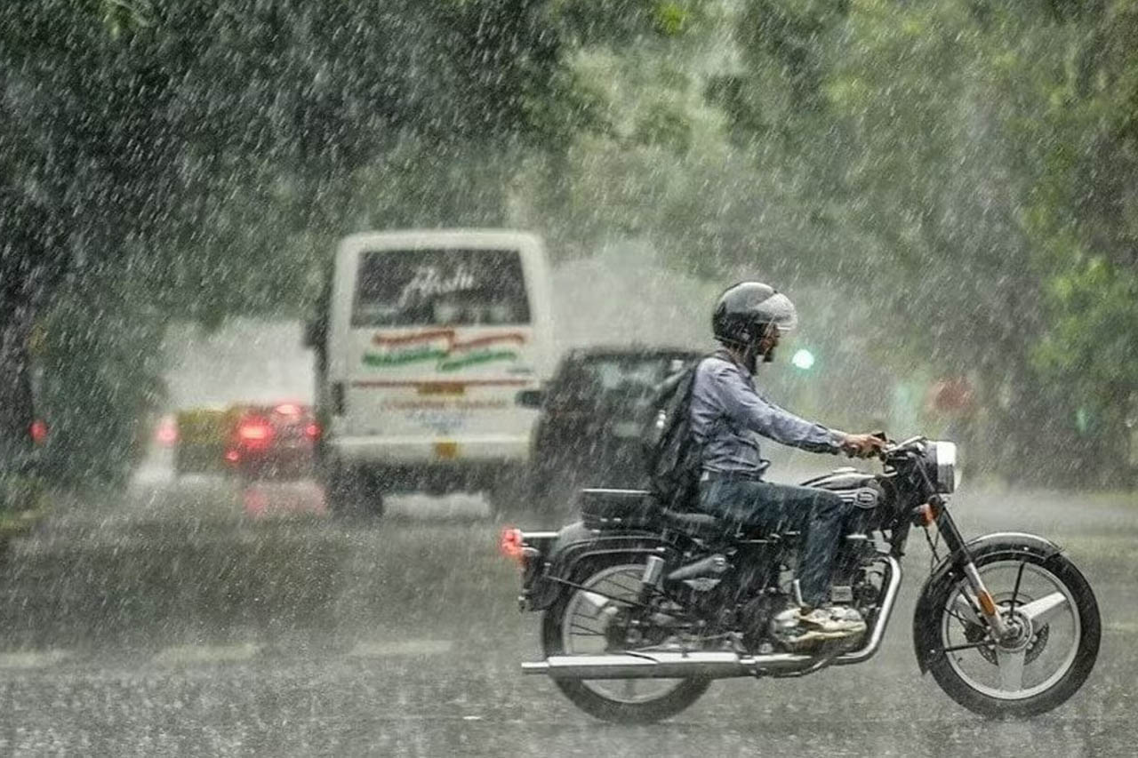 पंजाब में मानसून फिर सक्रिय, छह जिलों में भारी बारिश की चेतावनी; गर्मी और उमस होगी कम पंजाब में मानसून फिर सक्रिय, छह जिलों में भारी बारिश की चेतावनी; गर्मी और उमस होगी कम